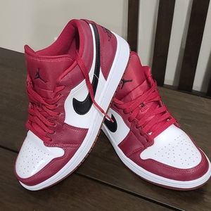 Maroon Jordan 1 low
